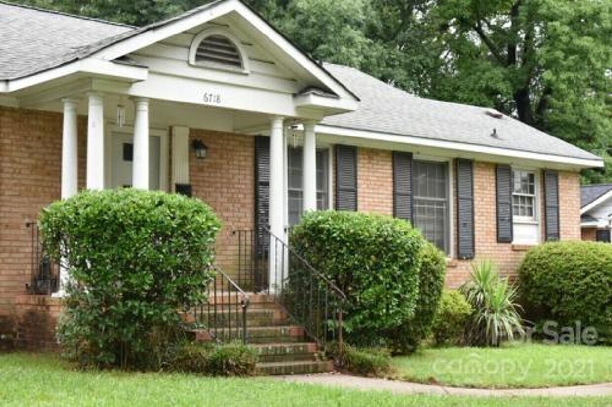 Foto principal - 6718-6720 Woodstream Duplex