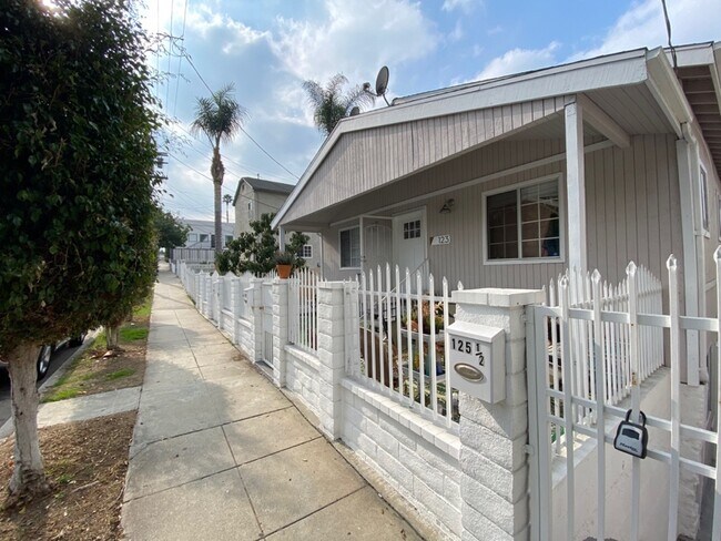 Foto del edificio - 125 N Westlake Ave