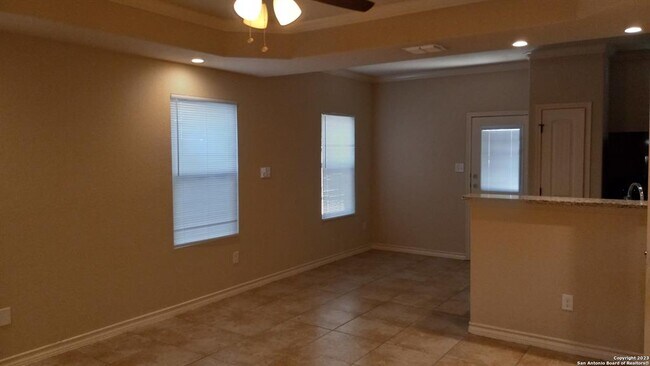 Foto del edificio - 6862 Lakeview Dr.