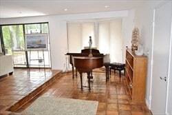 Foto del edificio - 118 Newtown Rd