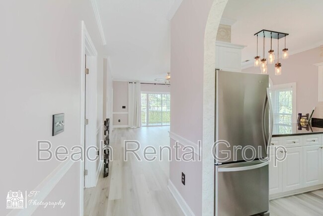 Foto del edificio - 670 Riverwalk Dr