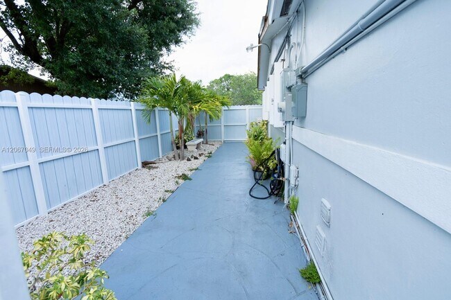 Foto del edificio - 20760 NW 37th Ct