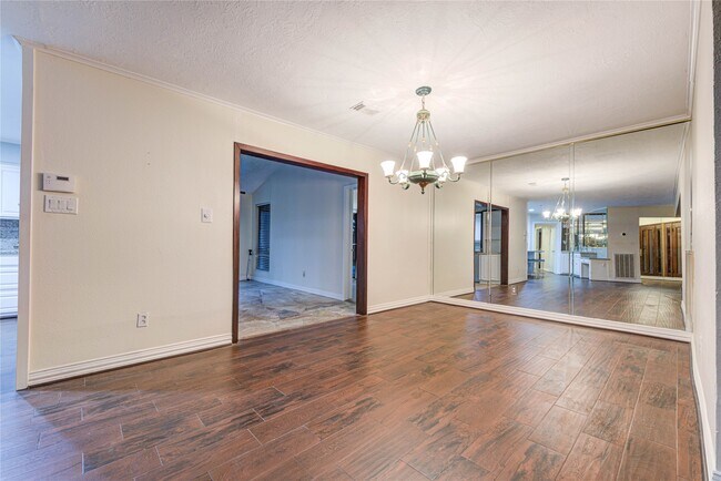 Building Photo - 10850 Kirktown Dr