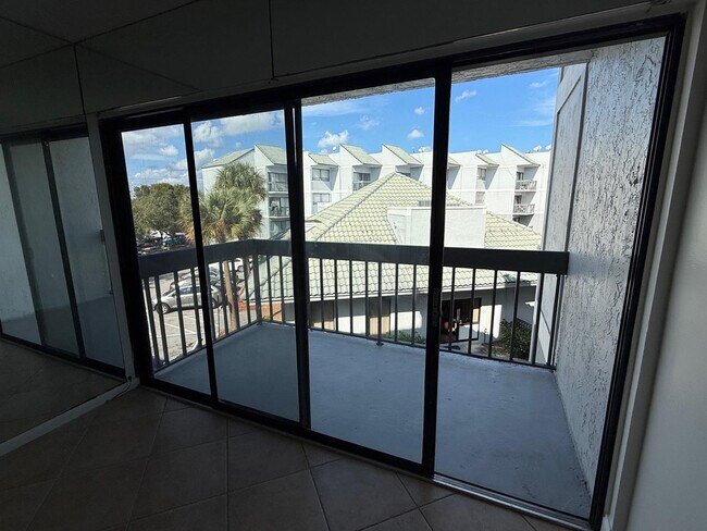 Foto del edificio - 1850 N Congress Ave