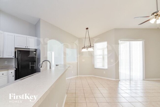 Foto del edificio - 4311 Brooke Dr