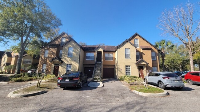 Building Photo - 2/2 First Floor Condo in Azur at Metrowest