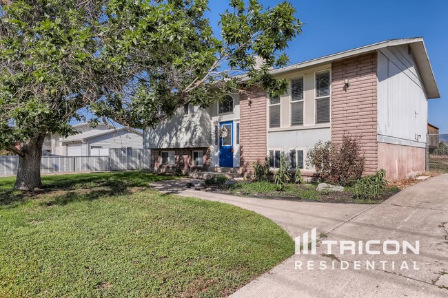 Building Photo - 1370 N 4700 W