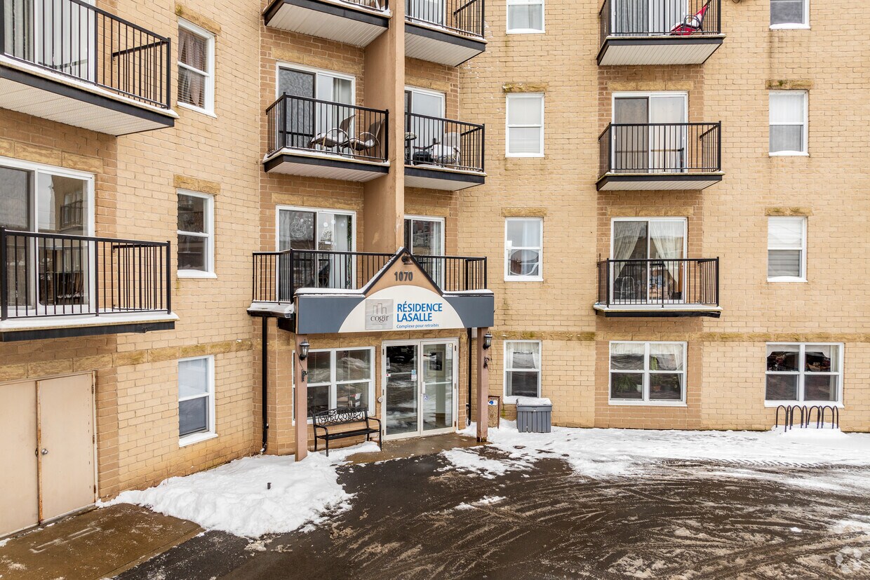 Building Photo - 1070 Shevchenko