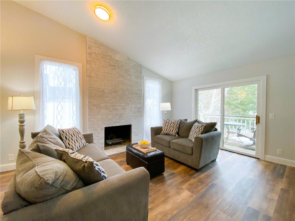 Primary Photo - 1042 E Circle Dr