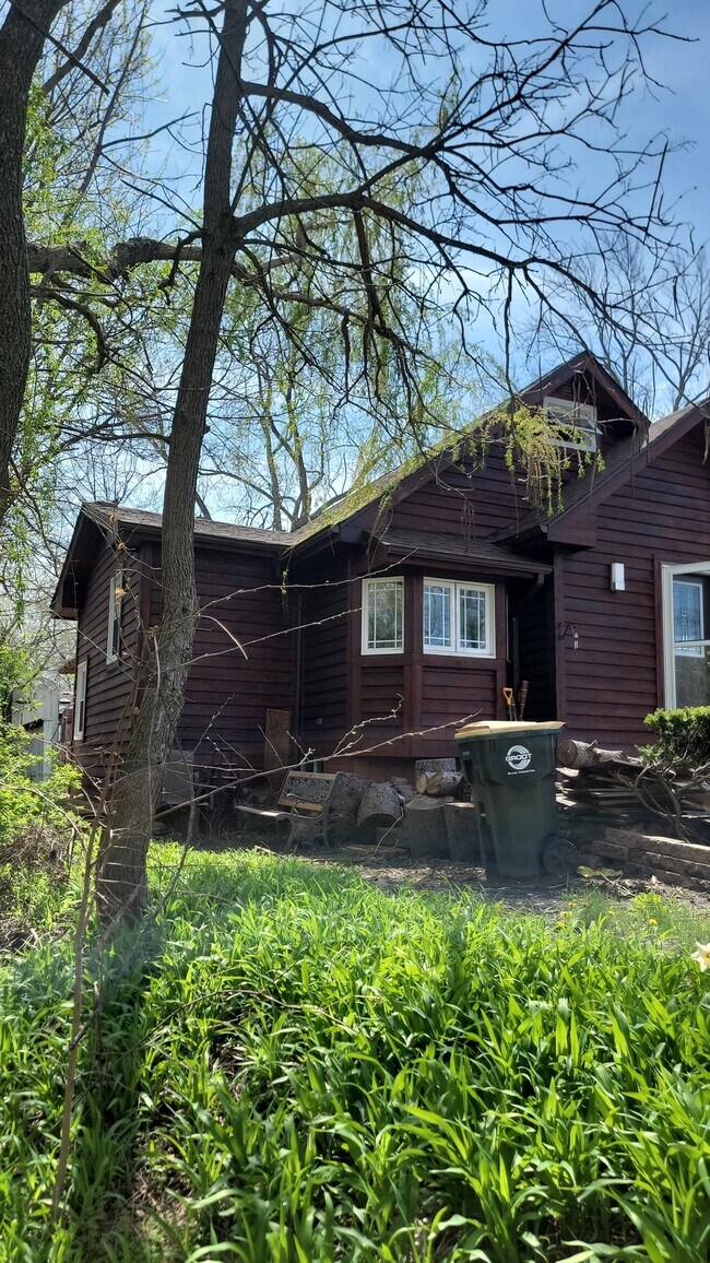 Foto del edificio - 1531 Walnut Dr