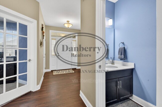 Foto del edificio - 24989 Reddington Ct