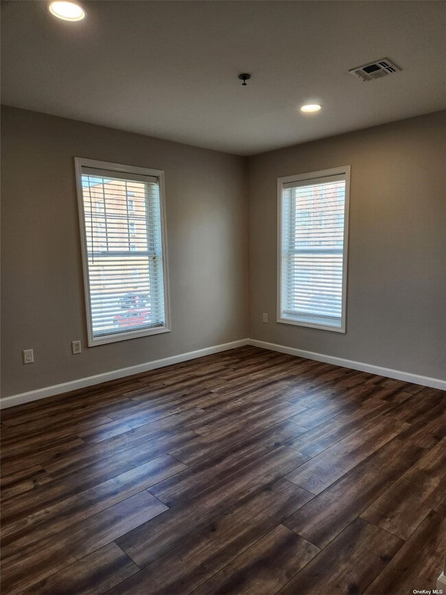 Building Photo - 52 N Bergen Pl