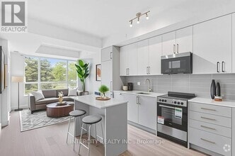 Building Photo - 2075-2075 King Rd
