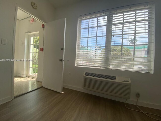 Foto del edificio - 741 15th St