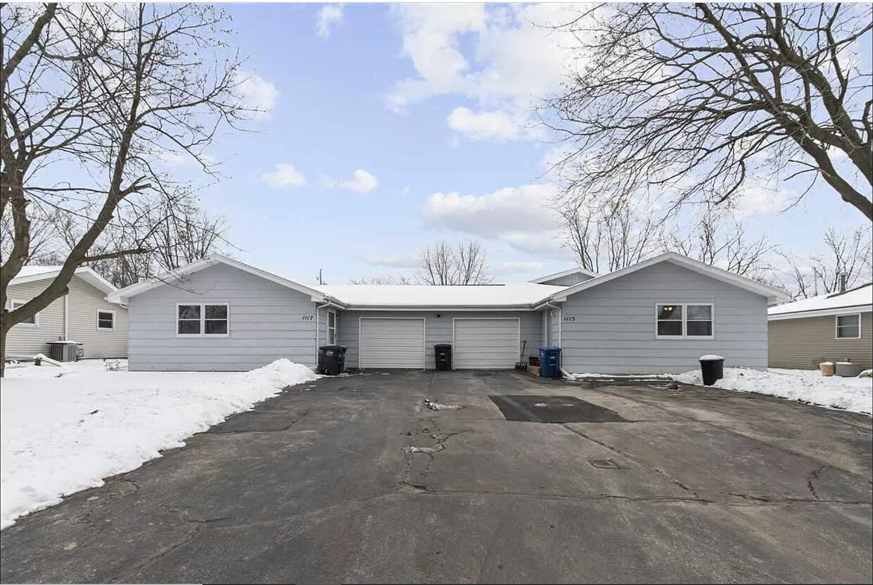 1115 Home Ave Unit 1115 Side, Menasha, WI 54952 Apartments in Menasha