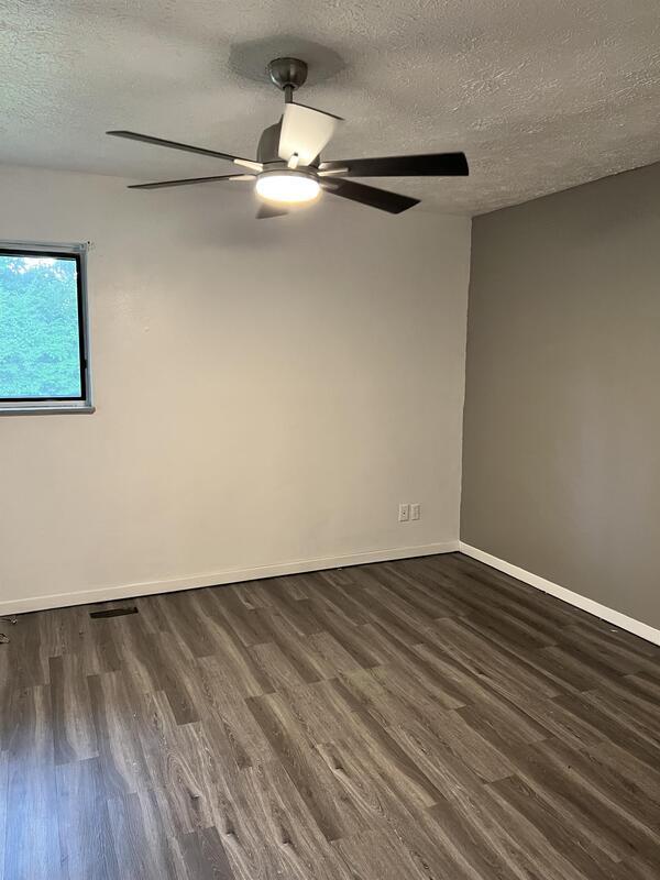 Building Photo - 4976 Twin Woods Dr
