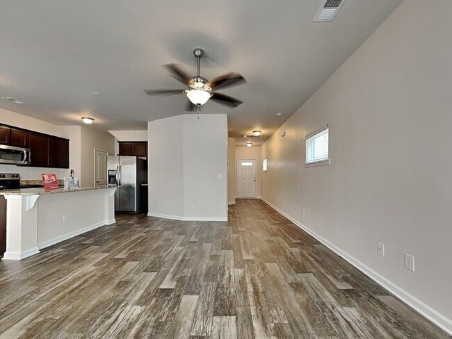 Foto del edificio - 224 Jimmy Love Ln