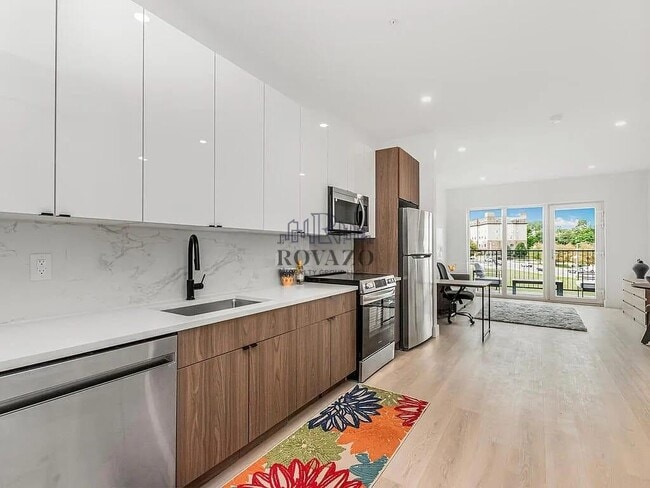 Building Photo - 19 Livingston St