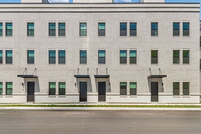 Foto del edificio - New Construction Townhome For Lease downtown Tampa, Ybor City, Gas Worx