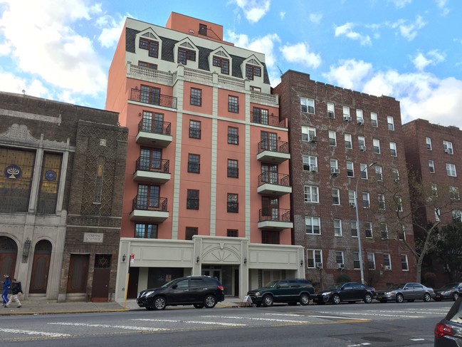 Building Photo - 2590 Ocean Ave