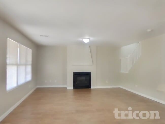 Building Photo - 5213 S 23rd Pl