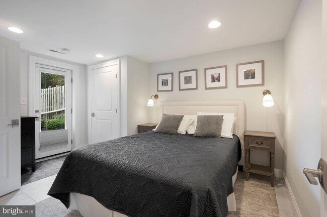 Bedroom - 32 W St NW