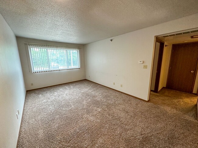 Interior Photo - 225 Hyland