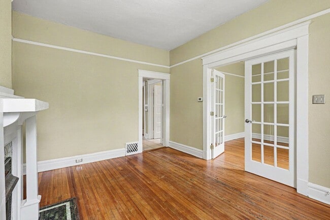 Building Photo - Charming Whittier Rowhome Near Larimer Street