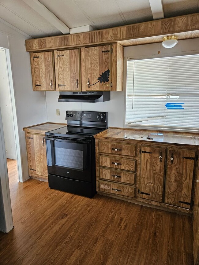 Building Photo - 2BED/2BATH MANUFACTURED HOME