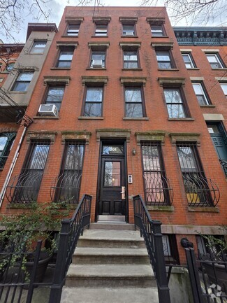 Building Photo - 291 8th St