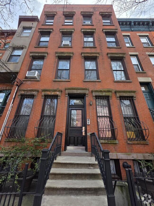 Building Photo - 291 8th St