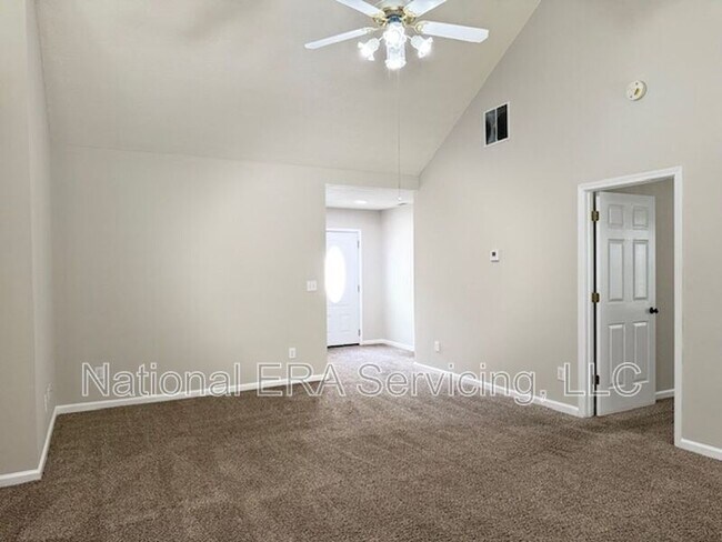 Foto del edificio - 2034 Elm Grove Ln