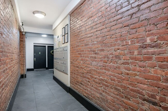 Building Photo - 3161 Broadway