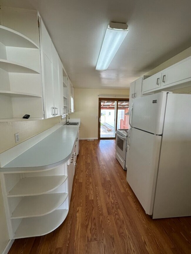 Foto del edificio - 2 Bedroom House on West End with Beautiful...