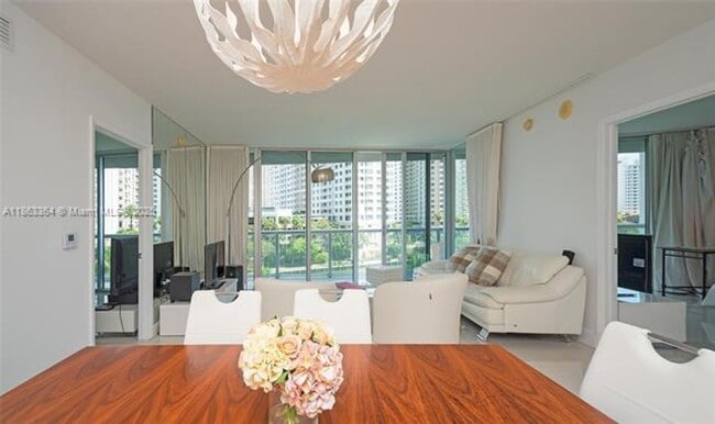 Building Photo - 495 Brickell Ave