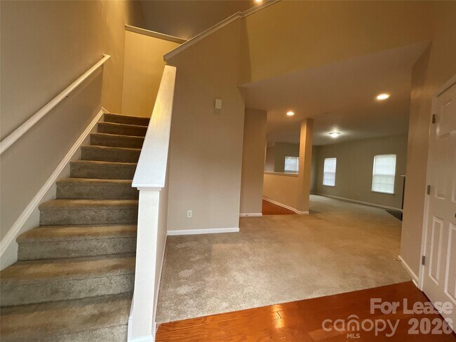 Foto del edificio - 2301 Trace Creek Dr