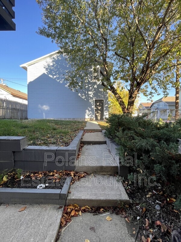 Primary Photo - 1776 E Brookside Ave