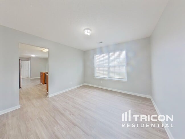 Building Photo - 108 Chethan Cir