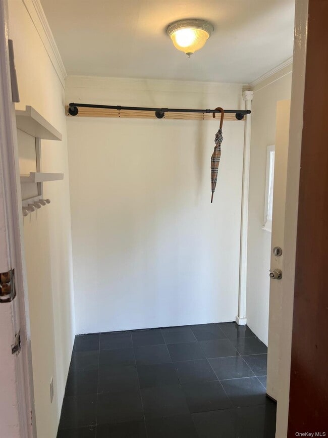 Foto del edificio - 1148 W Broadway