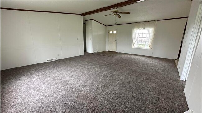 Building Photo - 610 Township Rd 381