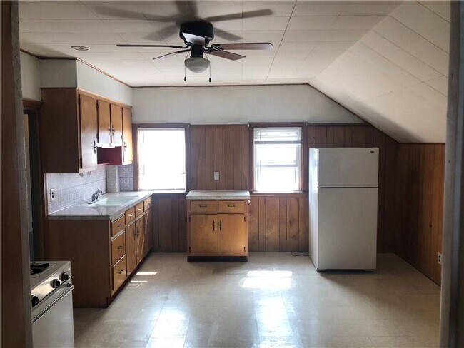 Building Photo - 328 Atwells Ave