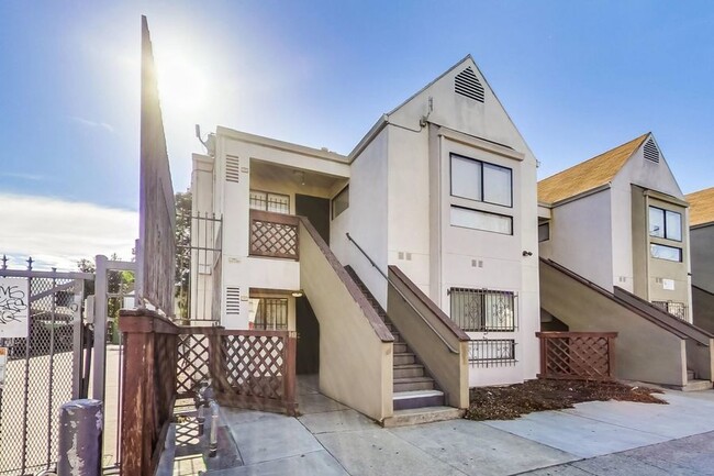 Building Photo - Updated Apartment near BART. 1 month Free!!