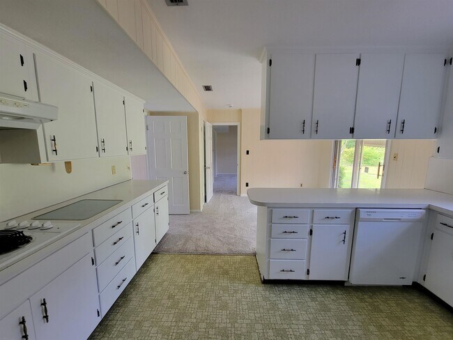 Building Photo - 2064 Edenfield Rd