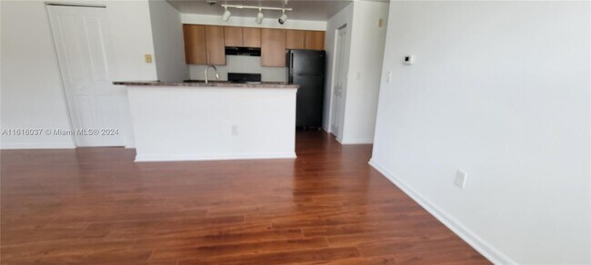 Foto del edificio - 5860 W Sample Rd