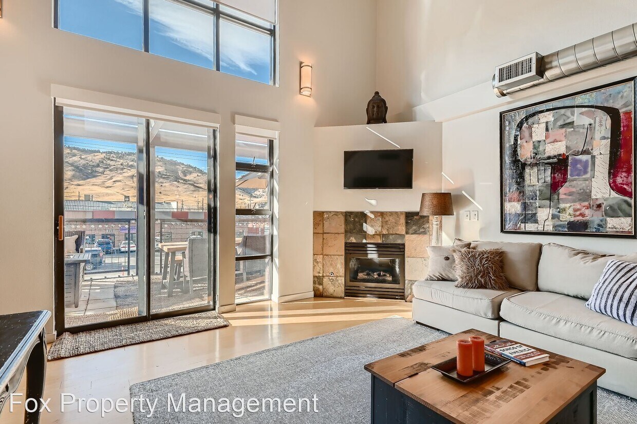 Foto principal - 4580 Broadway St