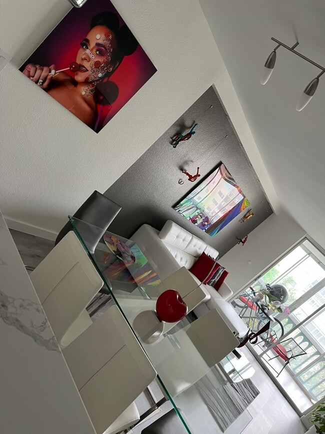 Foto del edificio - 19452 NE 26th Ave