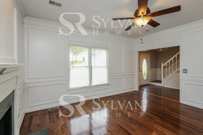 Building Photo - Lease today! No extra charge for contentme...