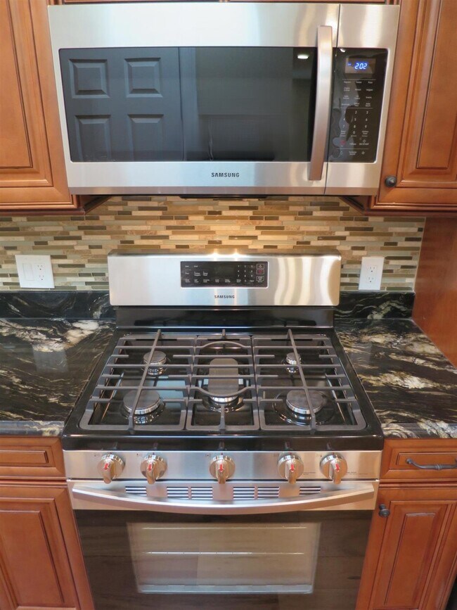 Foto del edificio - 136 Inman St