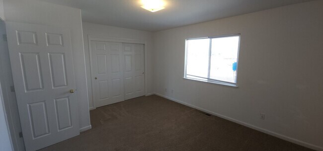 Foto del edificio - 720 Sunny Ln
