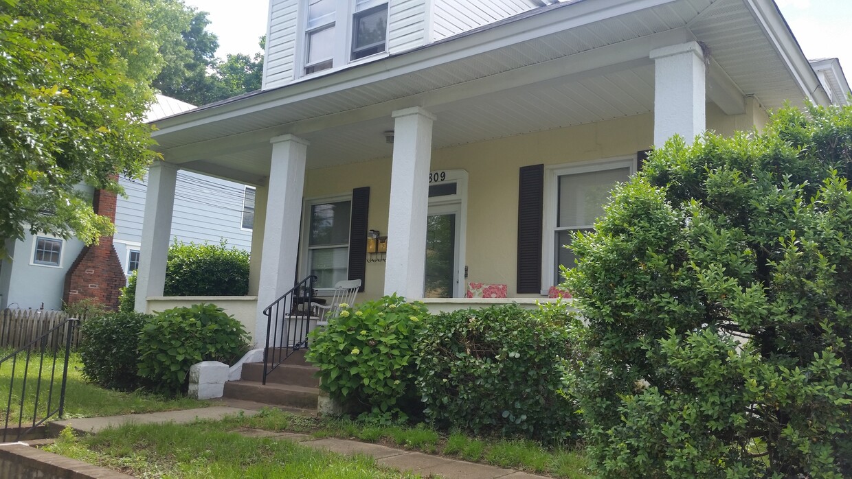 Foto principal - 809 Bay Ridge Ave